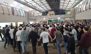 Ханука в сионистских ешивах: радость, песни и танцы