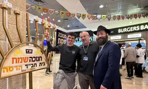 «Это волнующий момент. Свет сильнее ранения и теракта!»