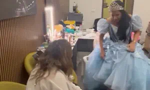 תקלה לא צפויה במהלך המופע של מיקי