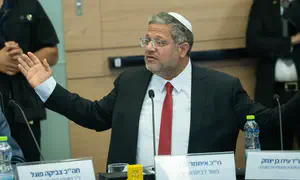 עימות סוער בוועדה: "תומכת רוצחים"