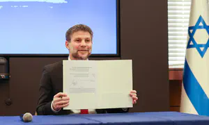 תקרת הפטור ממע"מ הוכפלה ל-150 דולר