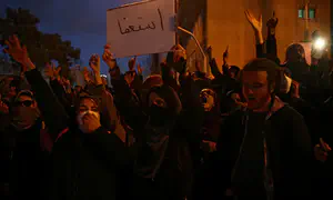 המשטר האיראני מנסה לקנות שקט באמצעות קצבה