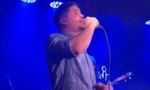 הופעת בכורה לזמר הצעיר מאלון שבות