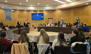 תלמידות אולפנה שאלו, ח"כ גולדקנופף הפתיע