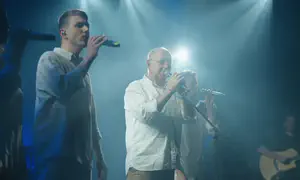 Father sings for fallen son: 'You were never torn from my heart'