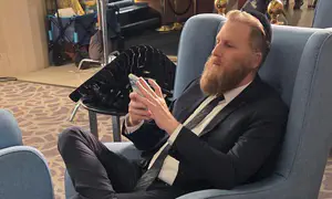 כך נראה מייקל רפפורט כחרדי