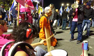 כשהמפגינים הם קפלניסטים הכול נראה אחרת