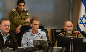 חזה את העתיד או ניצל מידע סודי?