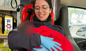 תינוק בן שבוע ננטש ואותר בחדר מדרגות