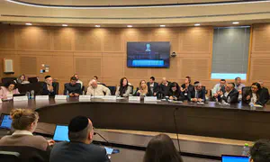 הקרב הפרלמנטרי נגד הבנקים: "צורך בסיסי"