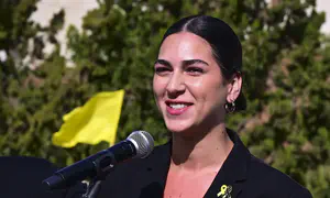 עצובה שזה נגמר ככה, שמחה שהוא חוזר הביתה