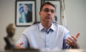 Flavio Bolsonaro declares himself 'leader of Brazil'