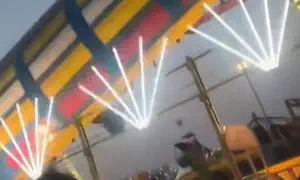 מתקן שעשועים קרס בהודו