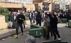 חיילות חולצו מהמון זועם שניסה לתקוף אותן