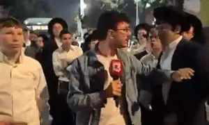 שני כתבים הותקפו על ידי מתפרעים בבני ברק