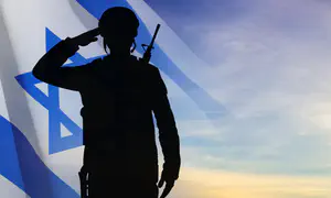 משונא לאוהב: הסיפור המלא