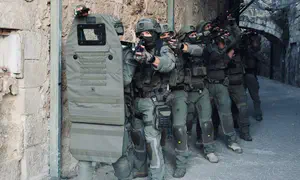 מסתערבים פרצו לבית - ועצרו מבוקש