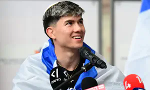 Muay Thai boxer receives hero’s welcome after knockout victory