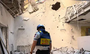 Petah Tikva: Private home hit by shrapnel