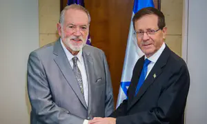 אחרי המתקפה החריגה: הרצוג והשגריר נפגשו