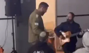 רס"ל מאהר ח'טאר ז"ל רוקד בבסיס