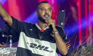 בין אמונה ותקווה: איתי לוי משיק אלבום