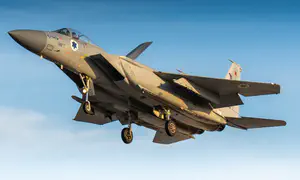 קולות הקשר של הטייסים בדרך לתקיפה באיראן