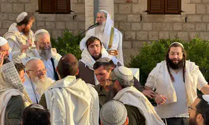 Moving holiday prayers from Tzfat