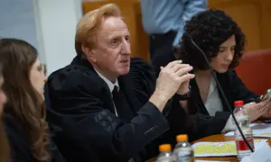 עו"ד אליעד שרגא תועד מקלל את נציגי המדינה