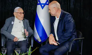 שורד השואה משחזר: "גזלו ממני את הילדות"