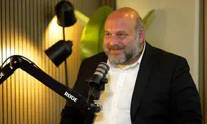 זו הסיבה שידי ישראל כבולות. רמז: כסף