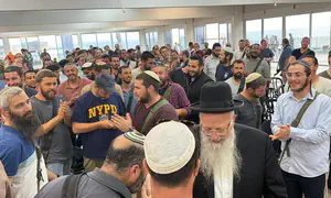 הרב אליהו נפגש עם לוחמי המילואים שהודחו