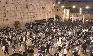 תפילת ערב יום העצמאות והנפת דגל המדינה