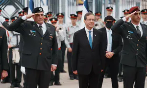 הרצוג פנה לטייסים בקשר: "אני מצדיע לכם"