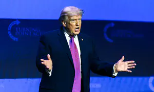 טראמפ מחריף את האיומים