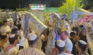 ספר תורה הוכנס לזכר בצלאל דוד שעשוע הי"ד
