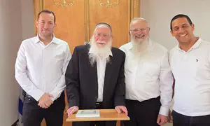 שלוחת ישיבת אלון מורה על פסגת הר עיבל