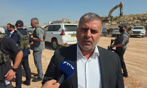 סופר על בנט ולפיד: מוכרים לוקשים