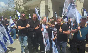 המונים מלווים את משפחתו של הלוחם שנפל