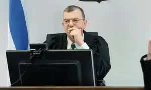 הקשרים של השופט הרבסט עם פעילי הגבעות