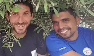 מצמרר: החברים שנפלו חבוקים זה לצד זה