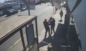 מסתער עם סכין ודוקר שני יהודים, מצבם קשה