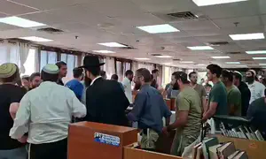 מסע החיזוק של הרב - והריקודים בישיבה