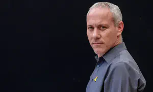 Хили Троппер уходит от Бени Ганца