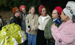 מרגש: אימהות פצועי המלחמה בהדלקה במירון