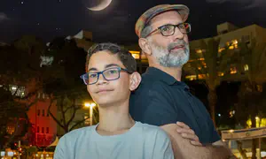 יוני גנוט ובנו הבכור בדואט חדש