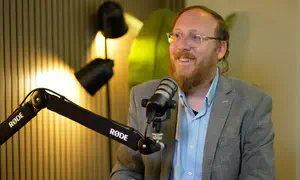 Стратег правых объясняет, почему он не баллотируется в Кнессет