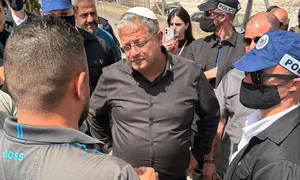 «Мы - с теми, кто ведёт себя нормально, кто законопослушен»