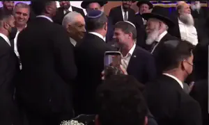 Prime Minister Netanyahu enters Mercaz HaRav
