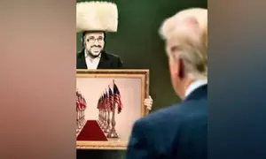 Lipa Schmeltzer sings moving tribute to Trump
